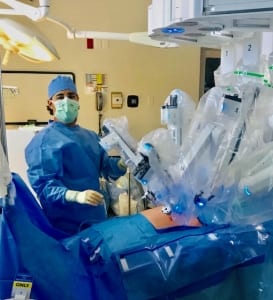 Dr Arevalo with da Vinci Xi robotic surgical system